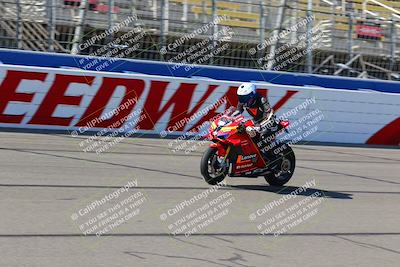 media/Aug-27-2022-Fastrack Riders (Sat) [[c588535105]]/Level 1/Session 1 Start Finish/